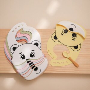Adjustable Silicone Baby Bib with Crumb Catcher and Cute Bear Design
